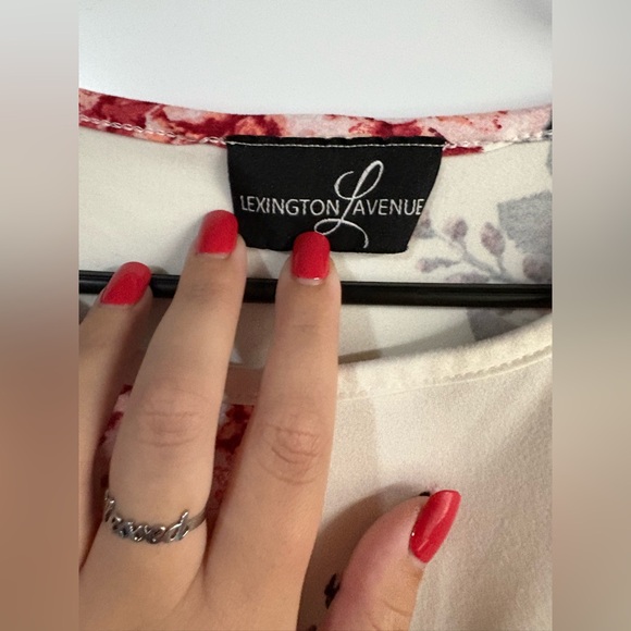 Floral Knot Front Top✨ - Picture 6 of 8